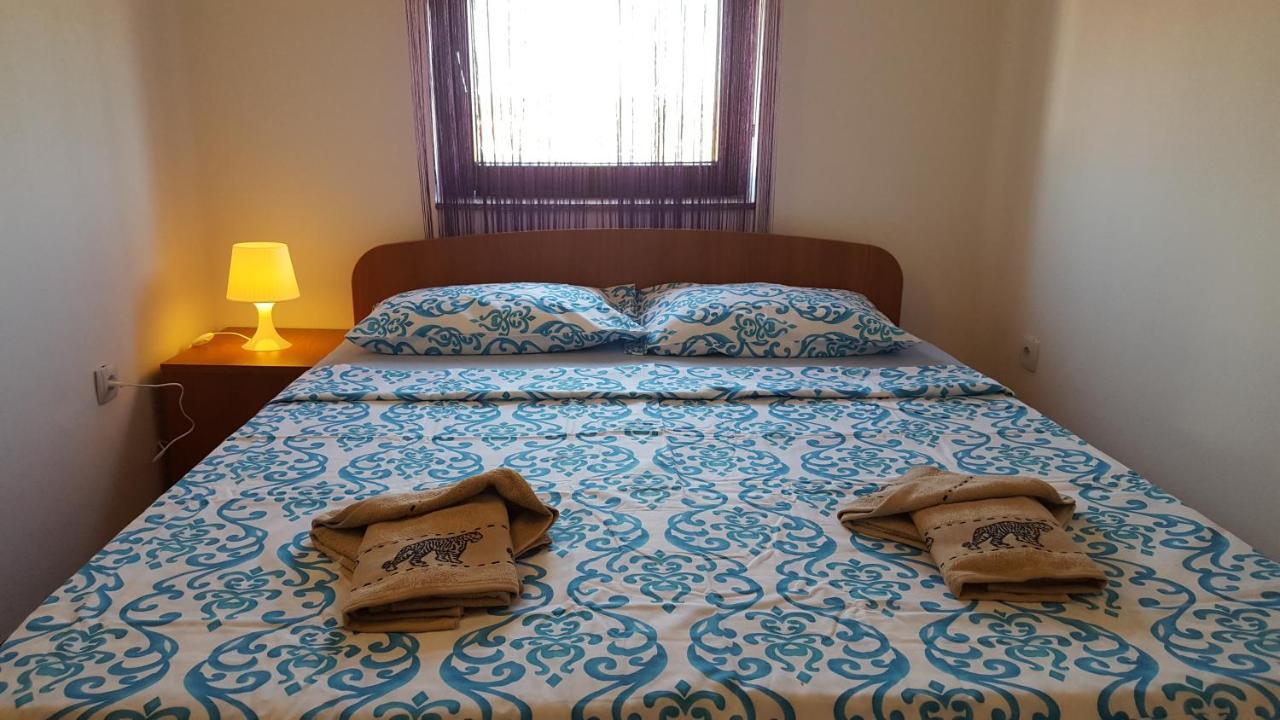 Apartmani Viktorija Fazana Exterior photo